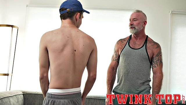 MARCUS RIVERS Chapter 1 - Topping Coach