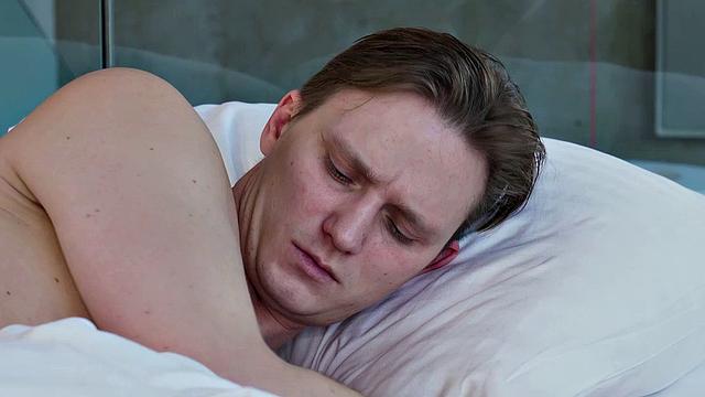 RIM4K. Girl wakes up early and goes licking man