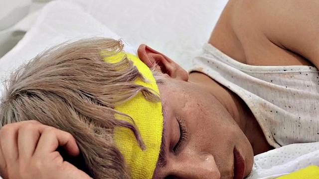 Curvy bisex MILF got pussybanged in a 3way after working out