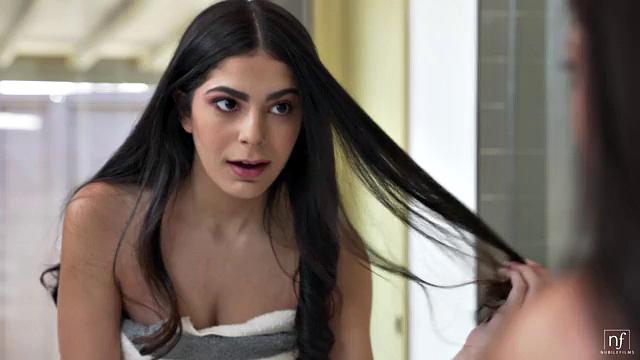 Stretch Me Out - S42:E28