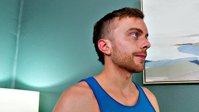 Athletic masseur rides stud before missionary sex