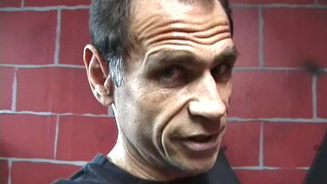 саманту жёстко связывают японскими верёвками и мучают током