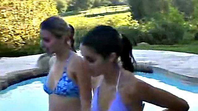 Chloe 18 Kiss and Eat Pussy