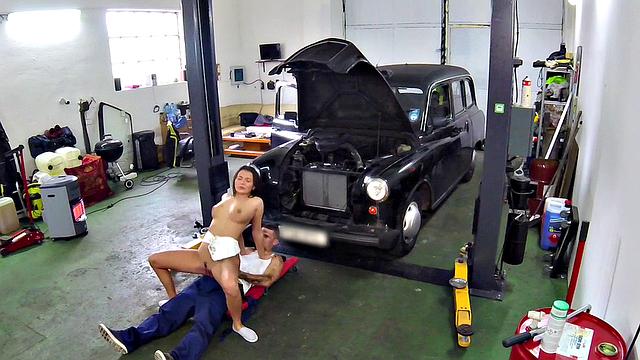 Garage babe gets dirty with a big cock in reverse cowgirl & handjob frenzy