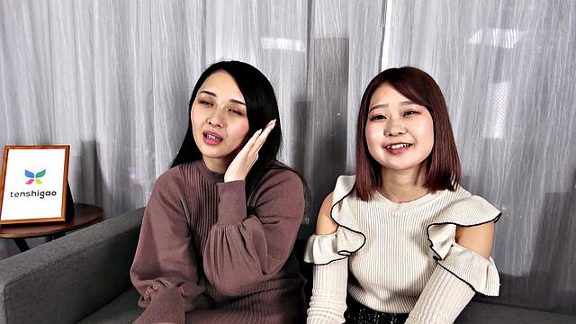 Horny lounge girls, Mio Yoshikawa and Asuka Suzumura in lesbian show