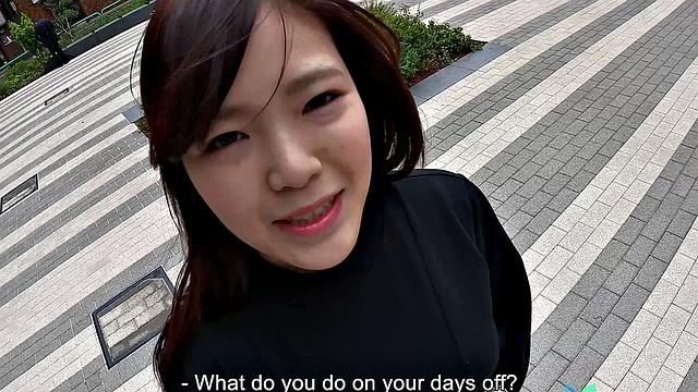 manami takashima демонстрирует фигуру и получает глубокую creampie