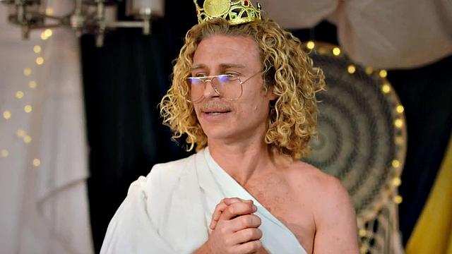 Lesbian cutie gets her pussy licked and rubbed by lesbo before getting pounded in 69 position