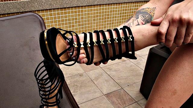 Alexandra Montenegro, Amanda Fialho, and Raphaella Vasconcelos