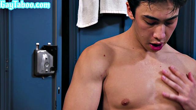 Interracial sportive stud fucks stepbrother asshole in office