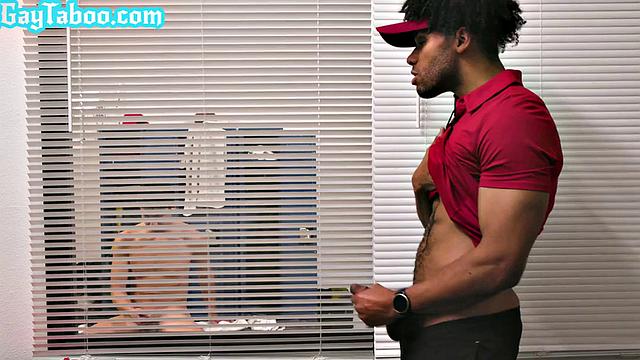Interracial sportive stud fucks stepbrother asshole in office