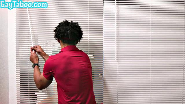 Interracial sportive stud fucks stepbrother asshole in office