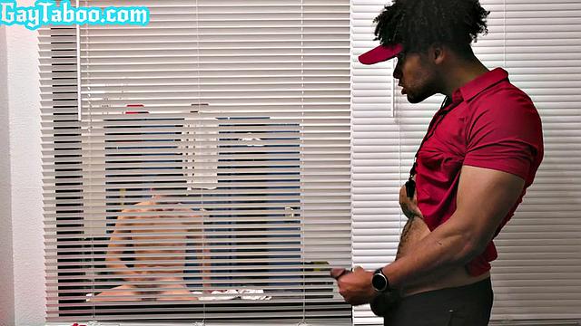 Interracial sportive stud fucks stepbrother asshole in office