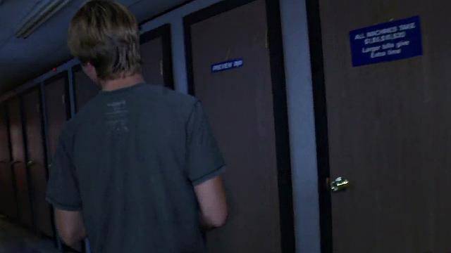 Naive straight stud gets gloryhole sucked by dude