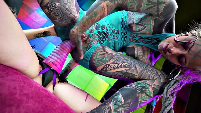 Illuz Has A Strapon To Use On Anuskatzz