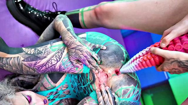 Illuz Has A Strapon To Use On Anuskatzz