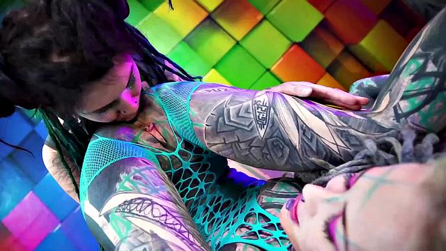 Illuz Has A Strapon To Use On Anuskatzz