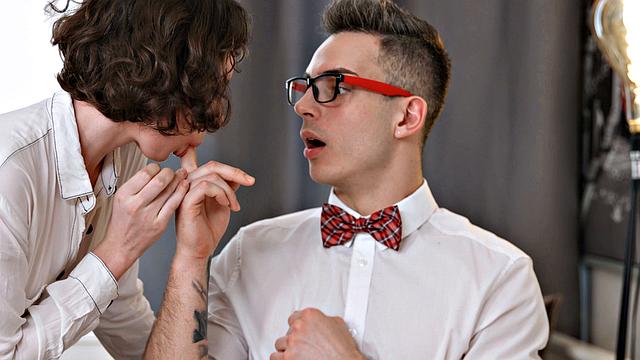 Hottie breaks the rules to get sperm