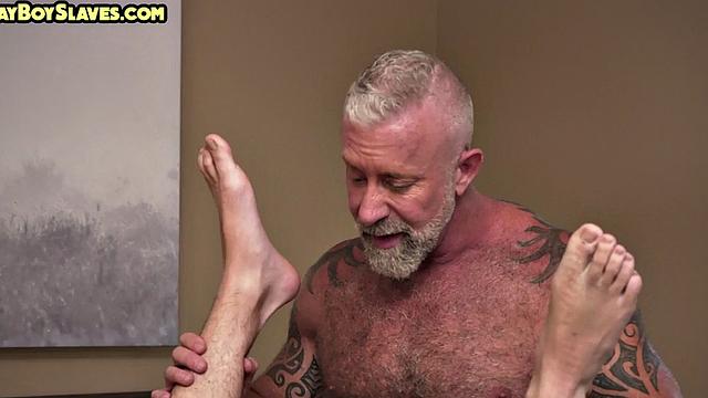 Tiny obedient twink barebacked by DILF in old vs young anal
