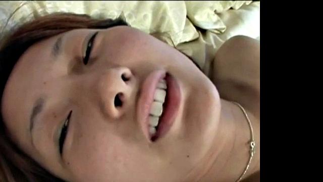 Couple fucking, cum inside her pussy