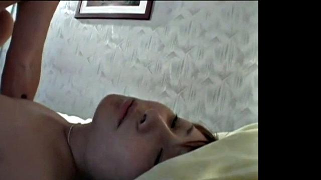 Couple fucking, cum inside her pussy