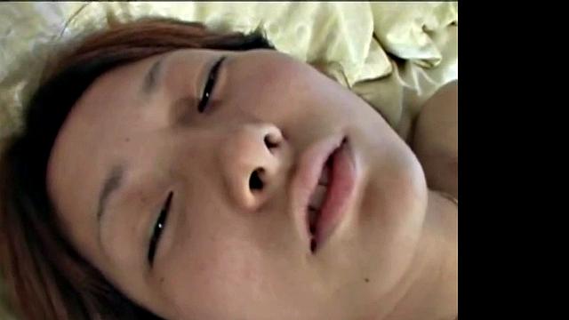 Couple fucking, cum inside her pussy