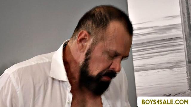 Sit on my face and suck my cock before I fuck you