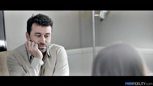 Лили пришла на собеседование, а ушла с полной киской и улыбкой