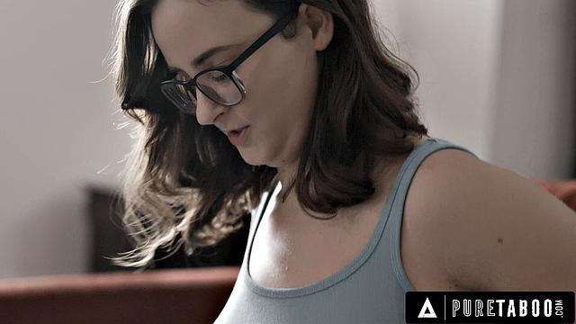 Shy Jay Taylor Mirrors Therapist Angela White In Wild Foursome - FRENCH SUBTITLES