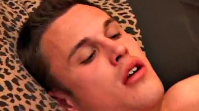 Gunner Pounds Twink Camden