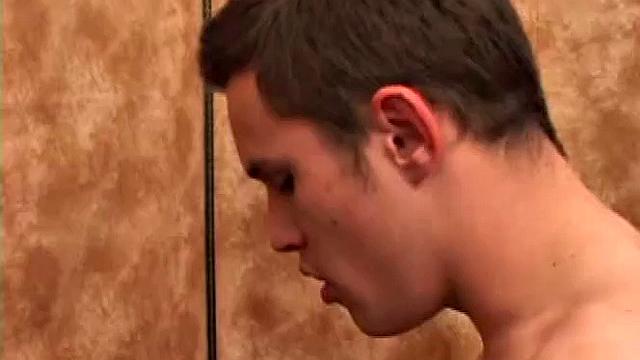 Gunner Pounds Twink Camden