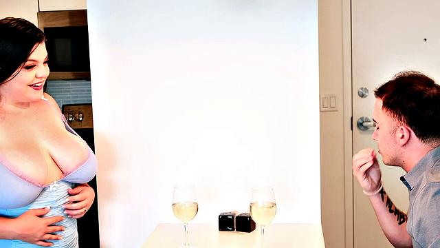 Kiki True's Hot Date