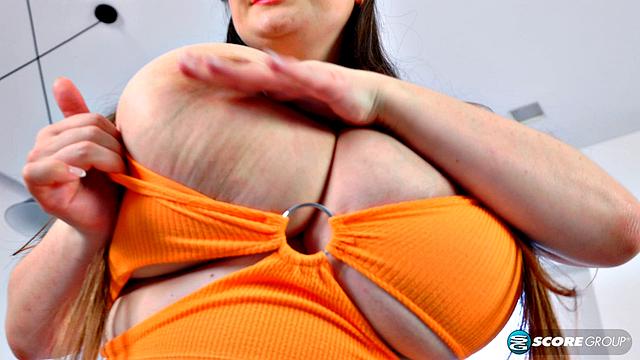 Demmy Blaze Becomes Velma