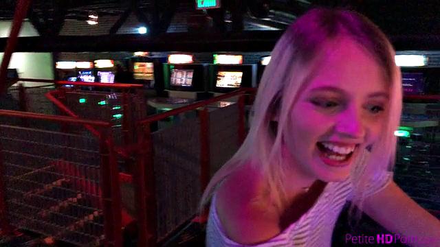 Dating My Step Sister - S20:E3