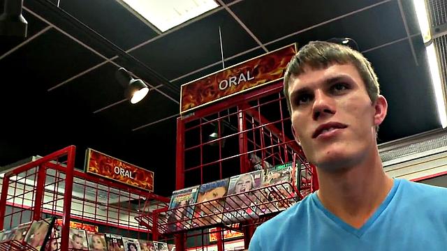 Fooled straight amateur by gay