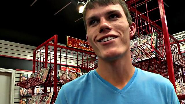 Fooled straight amateur by gay