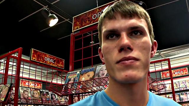 Fooled straight amateur by gay