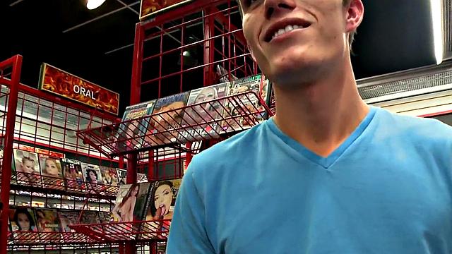 Fooled straight amateur by gay