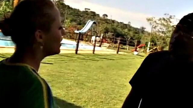 жаркая латинка получает по полной в дикем межрасовом трахе на природе