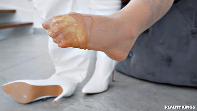 Egg Prank On Stepmom Becomes Sexy