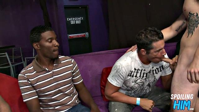 Pervy guests sucking strippers