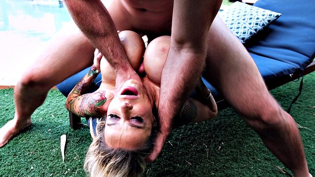 Danielle Derek: Extreme Swimsuit Sexxx