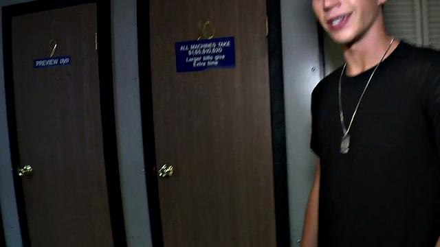 Fooled str8 gets gloryhole BJ in secret room till cum
