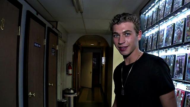 Fooled str8 gets gloryhole BJ in secret room till cum