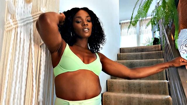 Bare Beauty Ana Foxxx Makes Herself Squirt