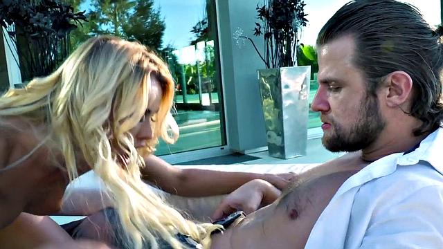 European babe assfucked outdoors after deep sucking