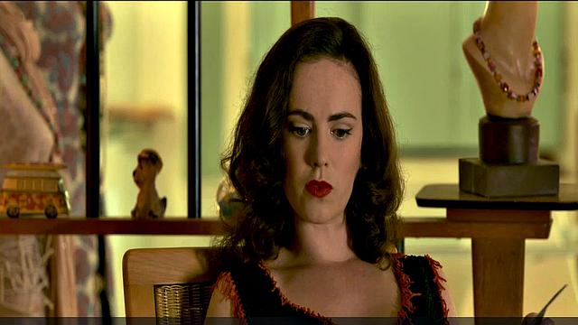 Karen Gillan nude ass