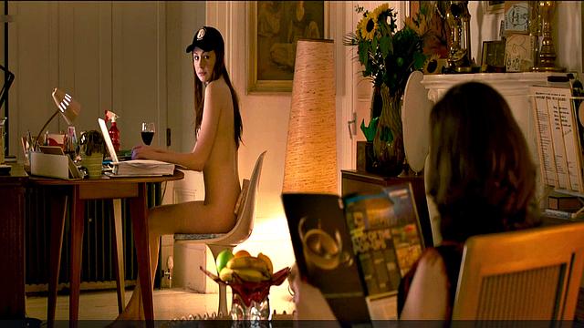 Karen Gillan nude ass