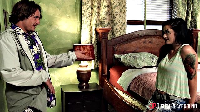 Вот такая пародия: Катрин Джейд и две сильные руки устроили жаркую групповушку в отеле, пока никто не мешает.