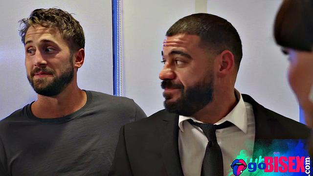 Horny trans babe in bisex 4some