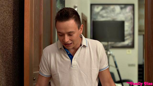 жаркое лесби-трио: сводная сестра соблазняет мою девушку и трахается страстно